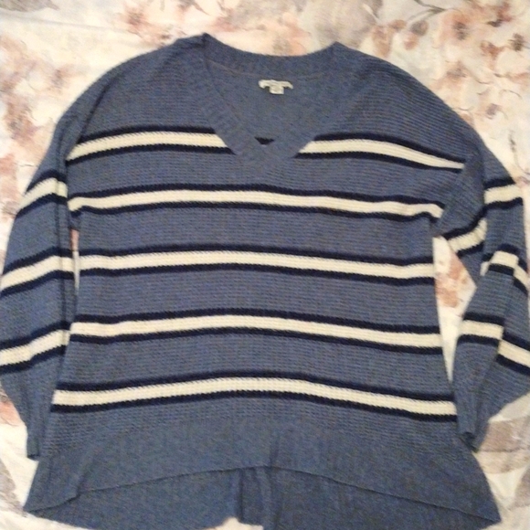 American Eagle Sweater - Picture 1 of 3